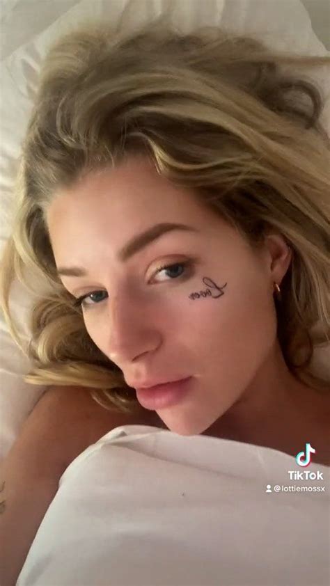 lottie moss face tattoo|Lottie Moss addresses face tattoo as she breaks down。